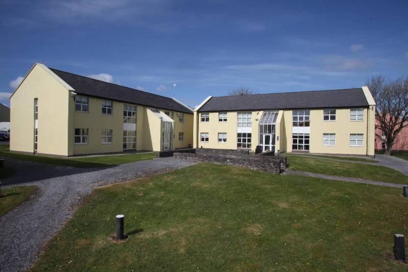 Corrib Village Rooms University Of Galway Eksteriør bilde